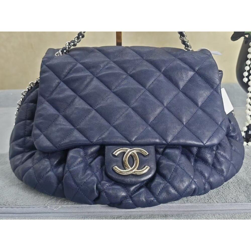 Auth CHANEL Navy Blue Quilted Leather Shoulder Bag CC Logo Flap Ruched Rare